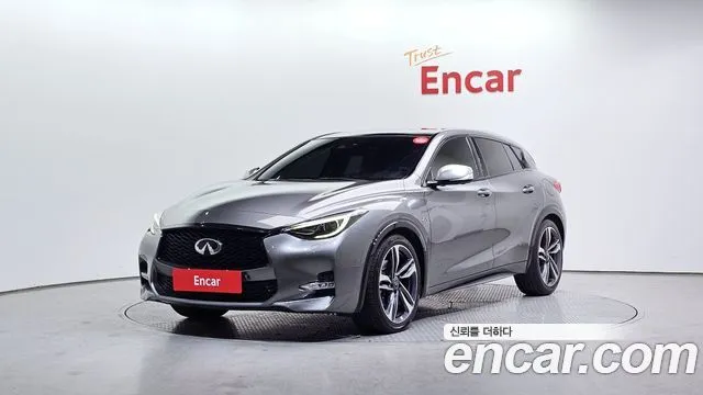 Infiniti Q30 2.0 Exclusive City Black