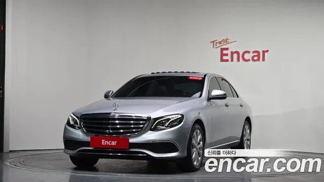 Mercedes-Benz E-Class E300 4MATIC Exclusive