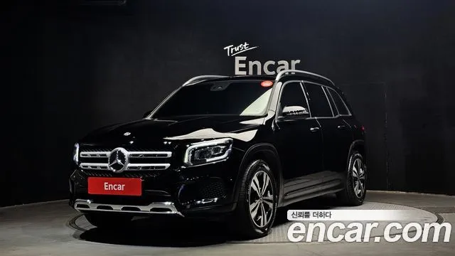 Mercedes-Benz GLB-Class GLB220