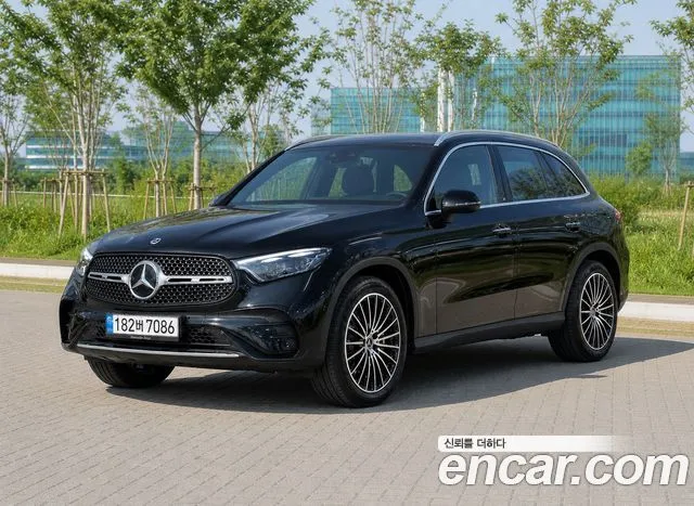 Mercedes-Benz GLC-Class GLC300 4MATIC AMG Line