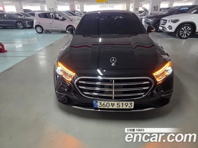 Mercedes-Benz E-Class E300 4MATIC Exclusive