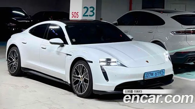 Porsche Taycan Base