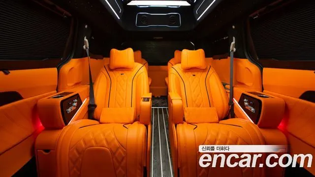Kia Canival HEV 9-Seater Hi-Limousine