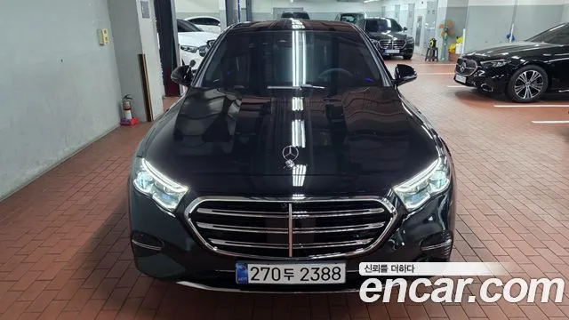 Mercedes-Benz E-Class E300 4MATIC Exclusive