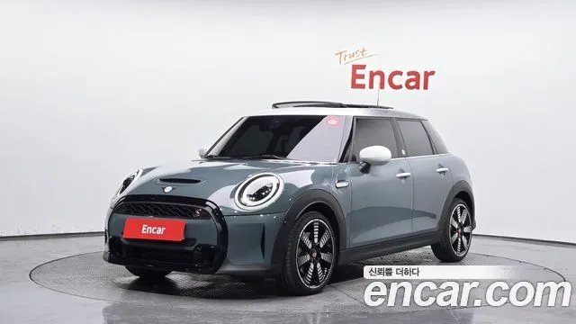 Mini Cooper 5Door Multitione Edition