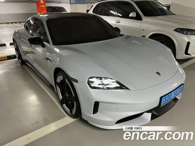 Porsche Taycan Base 4