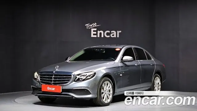 Mercedes-Benz E-Class E300 4MATIC Exclusive