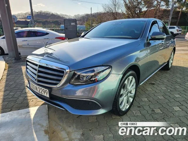 Mercedes-Benz E-Class E300 4MATIC Exclusive