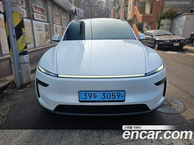 Tesla Model Y RWD