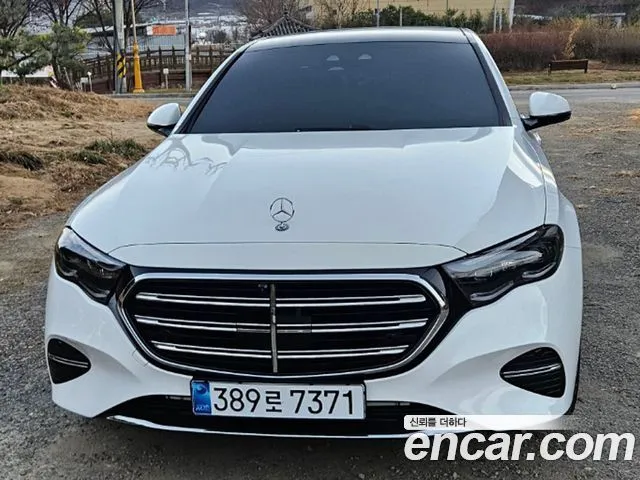 Mercedes-Benz E-Class E300 4MATIC Exclusive