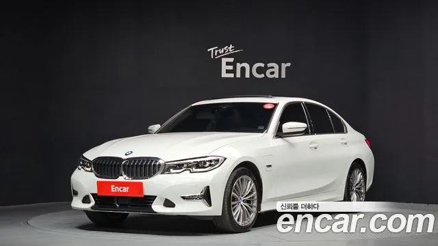 BMW 3-Series 320e Luxury