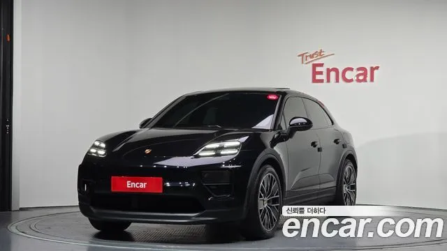 Porsche Macan Base 4