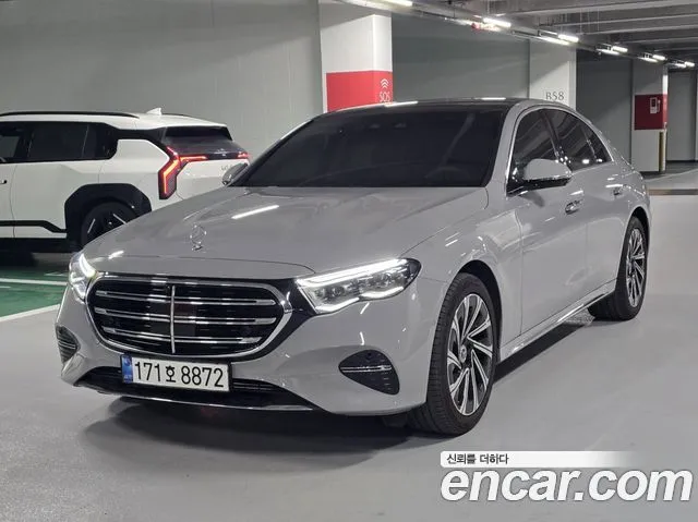 Mercedes-Benz E-Class E300 4MATIC Exclusive
