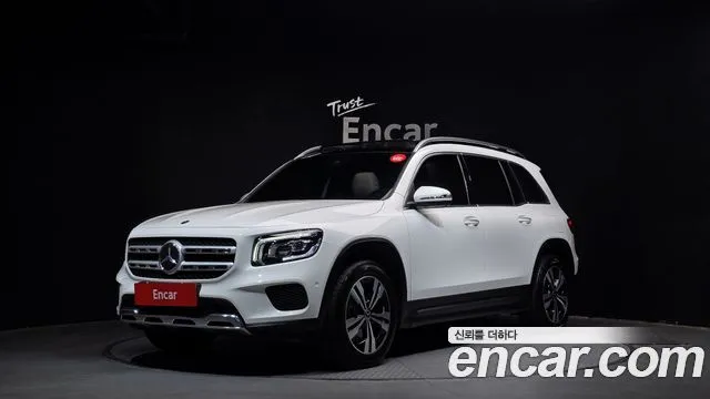 Mercedes-Benz GLB-Class GLB220