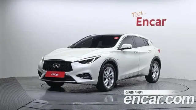 Infiniti Q30 2.0 Essential