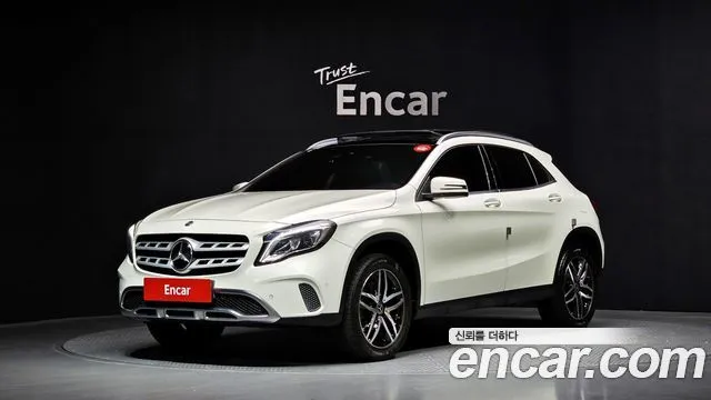 Mercedes-Benz GLA-Class GLA220 Premium