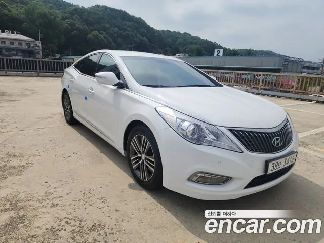 Hyundai Grandeur HG240 Modern