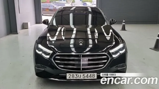 Mercedes-Benz E-Class E300 4MATIC Exclusive