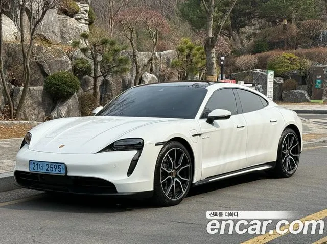 Porsche Taycan Base