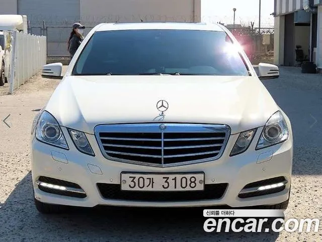 Mercedes-Benz E-Class E200 CGI Avantgarde