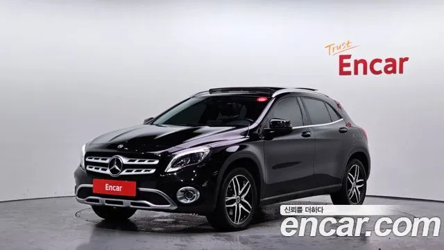Mercedes-Benz GLA-Class GLA220 Premium