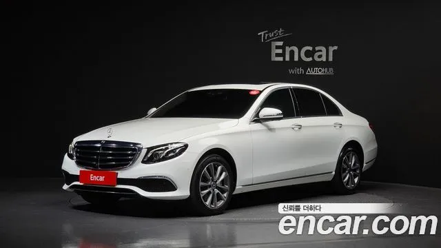 Mercedes-Benz E-Class E300 4MATIC Exclusive