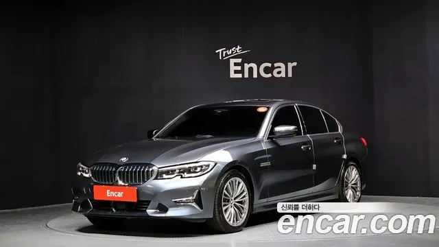 BMW 3-Series 320i Luxury