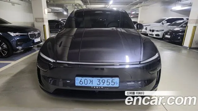 Tesla Model Y RWD
