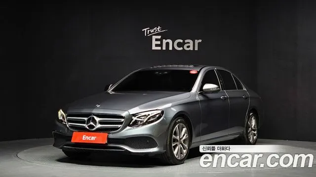 Mercedes-Benz E-Class E300 4MATIC Avnatgarde