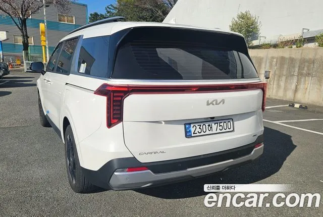 Kia Canival HEV 9 seater Prestige