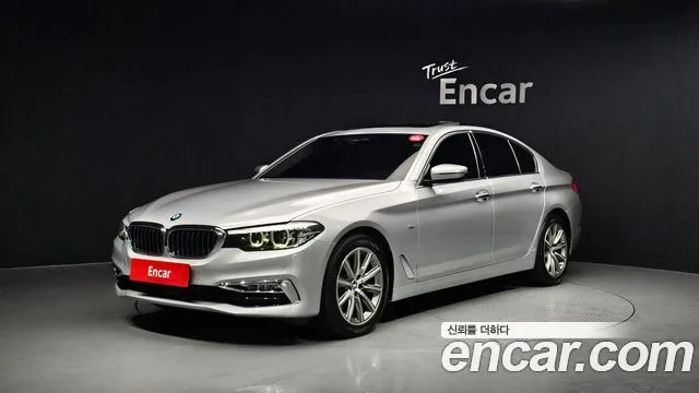 BMW 5-Series 520i Luxury