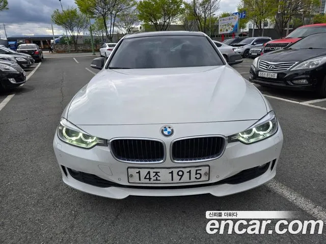 BMW 3-Series 320i