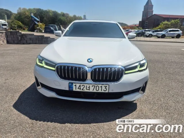 BMW 5-Series 520i Luxury