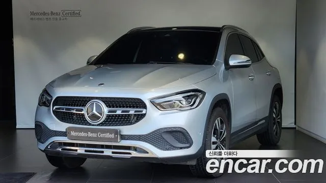 Mercedes-Benz GLA-Class GLA220
