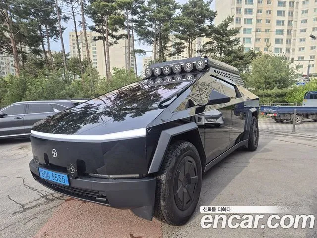 Tesla Cybertruck AWD