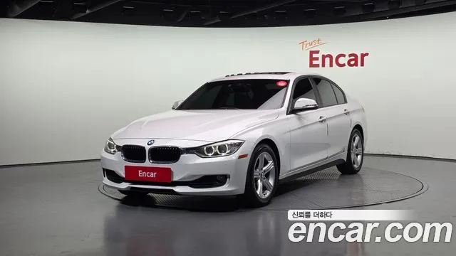 BMW 3-Series 320i