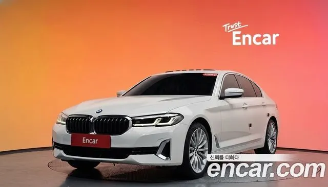 BMW 5-Series 530i xDrive Luxury