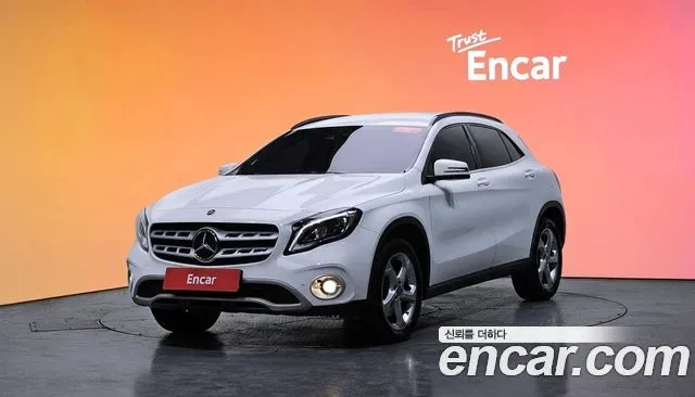 Mercedes-Benz GLA-Class GLA220