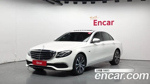 Mercedes-Benz E-Class E300e 4MATIC Exclusive