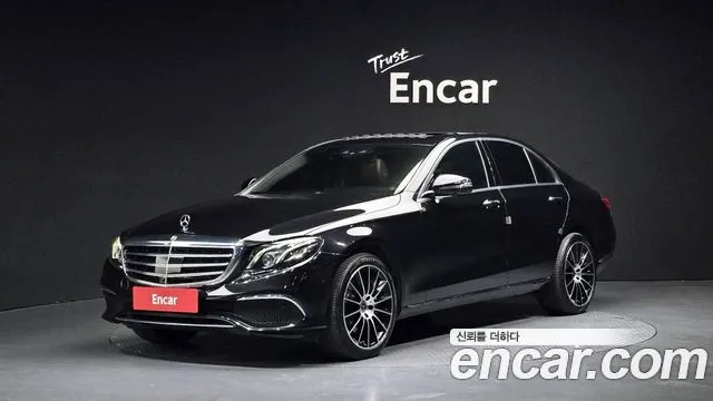 Mercedes-Benz E-Class E300 4MATIC Exclusive