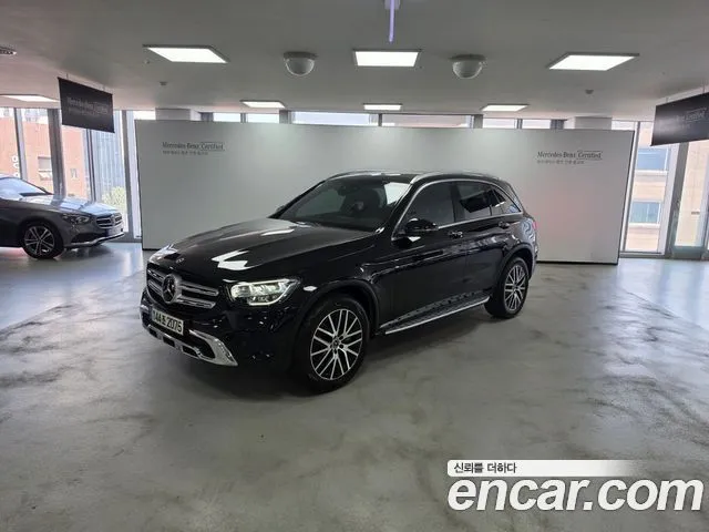Mercedes-Benz GLC-Class GLC300e 4MATIC