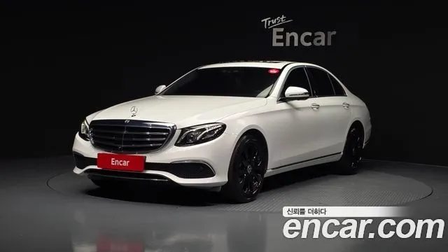Mercedes-Benz E-Class E300 4MATIC Exclusive
