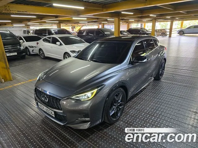 Infiniti Q30 2.0 Premium