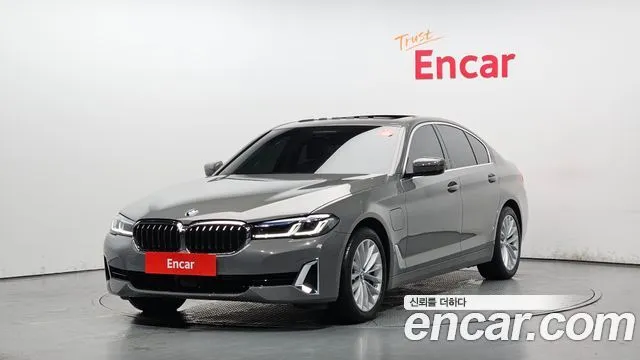 BMW 5-Series 530e Luxury
