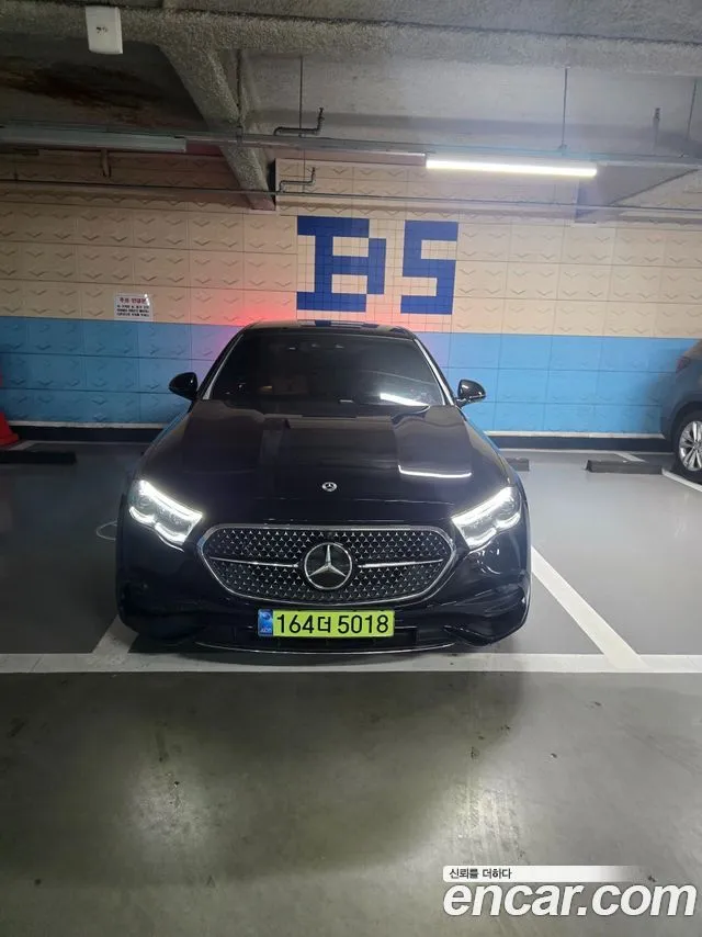 Mercedes-Benz E-Class E300 4MATIC AMG Line