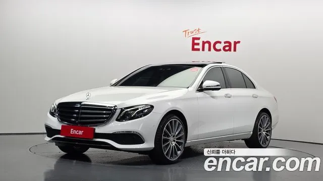 Mercedes-Benz E-Class E300 4MATIC Exclusive