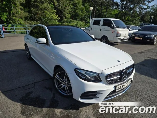 Mercedes-Benz E-Class E300 4MATIC AMG Line