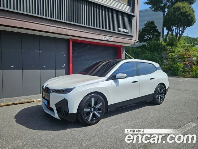 BMW iX xDrive50 Sports Plus