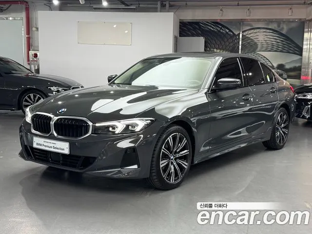 BMW 3-Series 320i