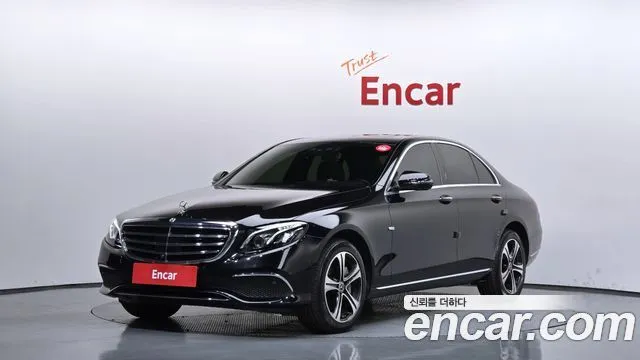 Mercedes-Benz E-Class E300 4MATIC Exclusive